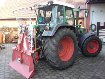 Forstseilwinde am Heck eines Fendt-Schleppers